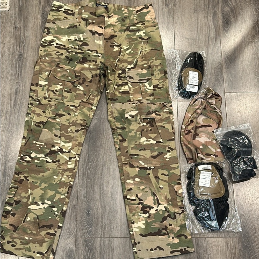Air Soft Pants with knee and elbow pads, face mask. Size 38 men’s